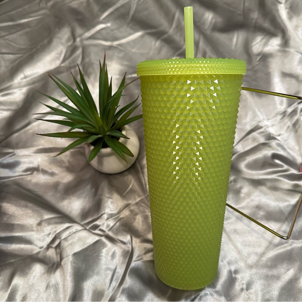 🌹Starbucks • Vibrant 25oz Glow in the Dark Lime Green Tumbler • - Picture 2 of 11